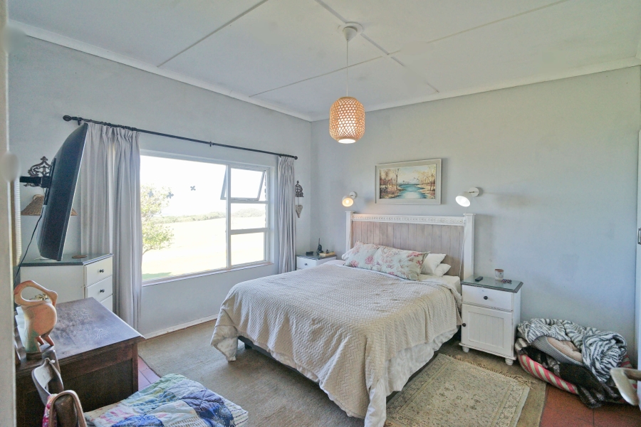 3 Bedroom Property for Sale in Winterstrand Eastern Cape